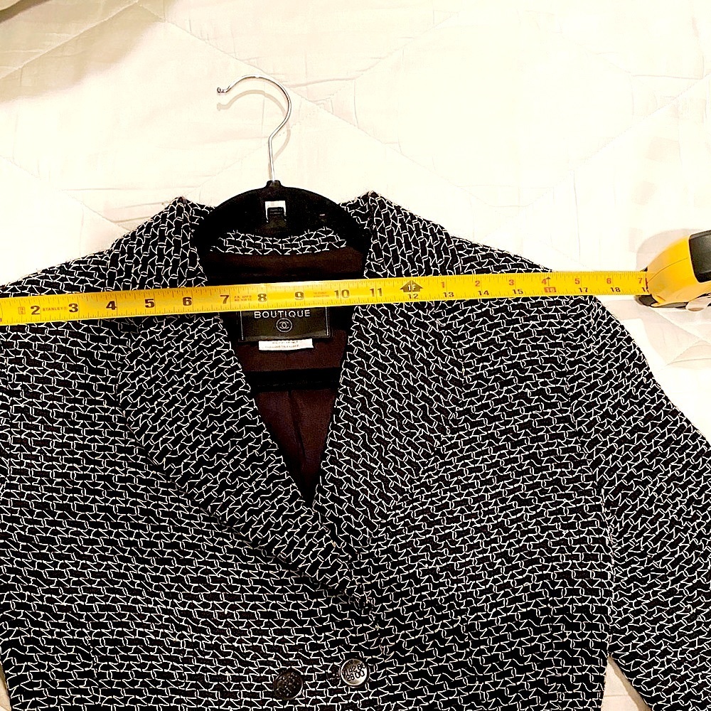 CHANEL Tweed Jacket!! Black & White Tweed Wool Jacket - Picture 11 of 15